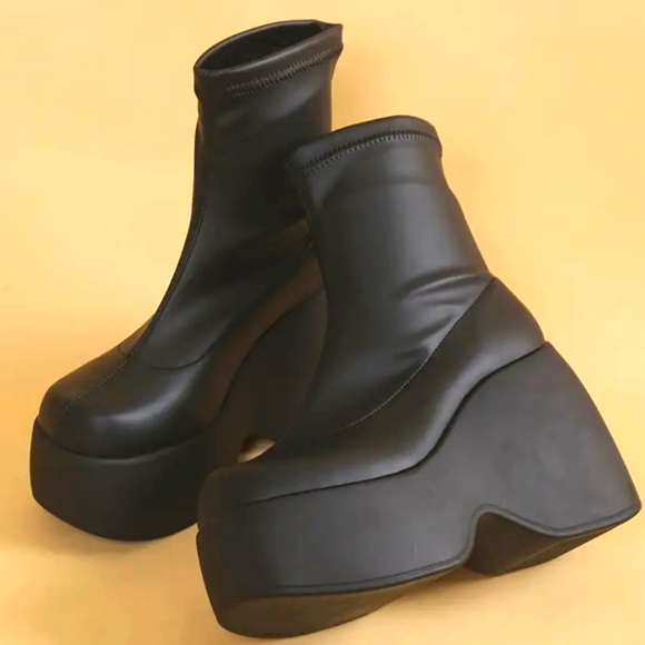 Soldd Ladies chunky platform boots sz 7.5 - Picture 11 of 16